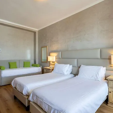 酒店 Palace 迪亚诺马里纳