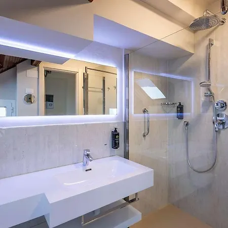 Palace 酒店 迪亚诺马里纳