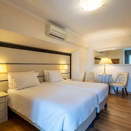 Palace * 迪亚诺马里纳