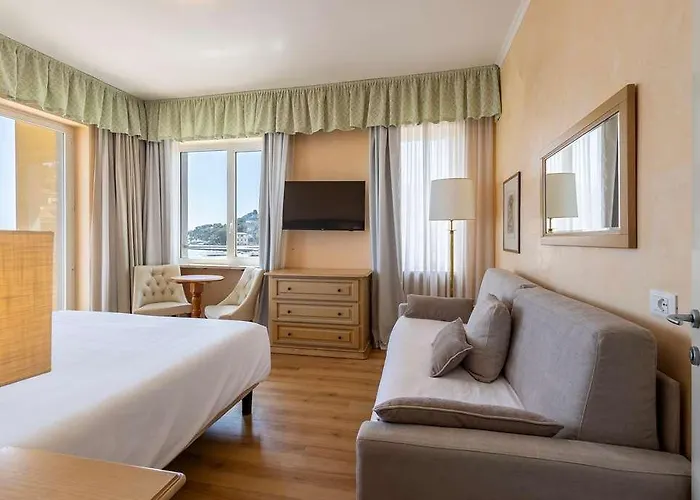 Hotel Palace *