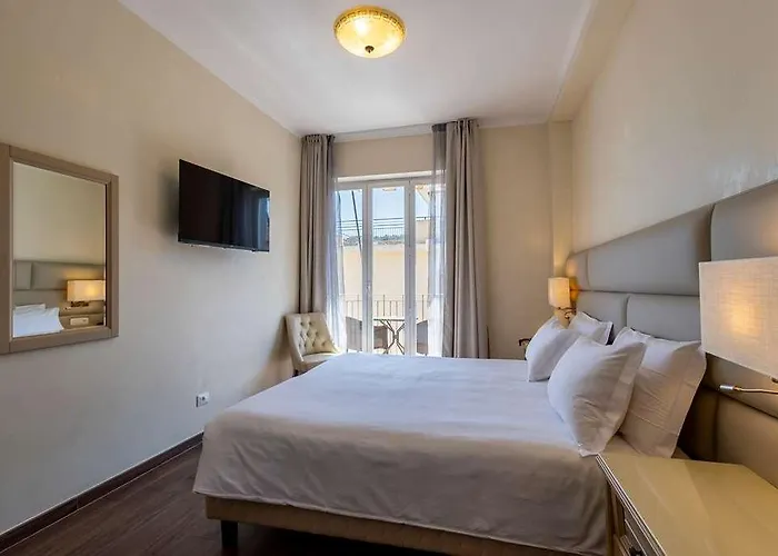 Hotel Palace *